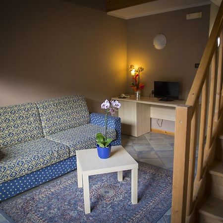 Hotel Ristorante La Perla Varallo Pombia Zewnętrze zdjęcie