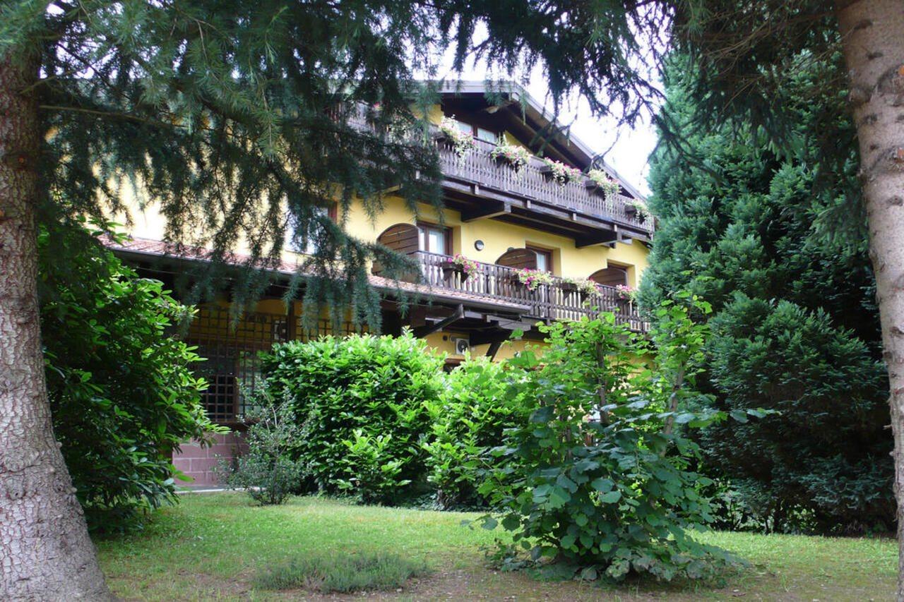 Hotel Ristorante La Perla Varallo Pombia Zewnętrze zdjęcie