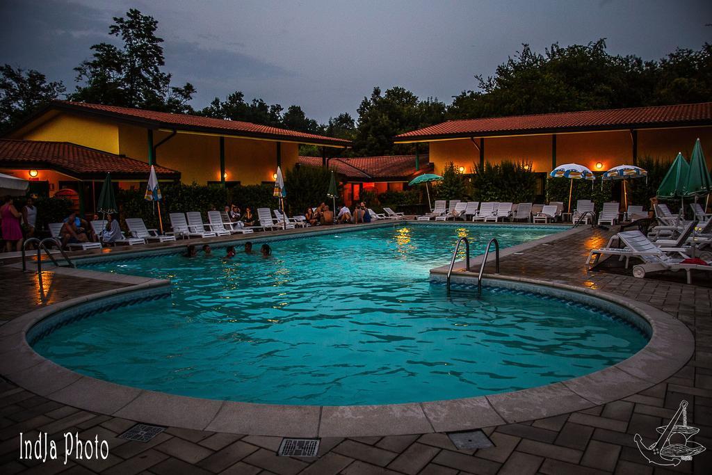 Hotel Ristorante La Perla Varallo Pombia Zewnętrze zdjęcie