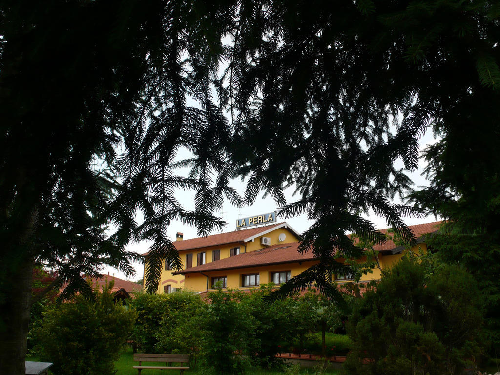 Hotel Ristorante La Perla Varallo Pombia Zewnętrze zdjęcie