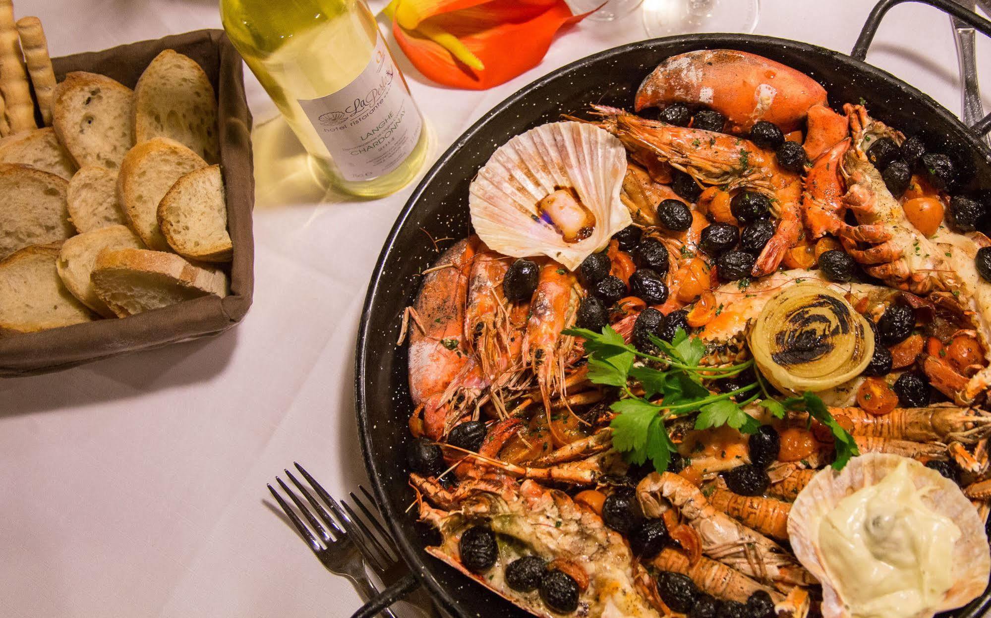 Hotel Ristorante La Perla Varallo Pombia Zewnętrze zdjęcie