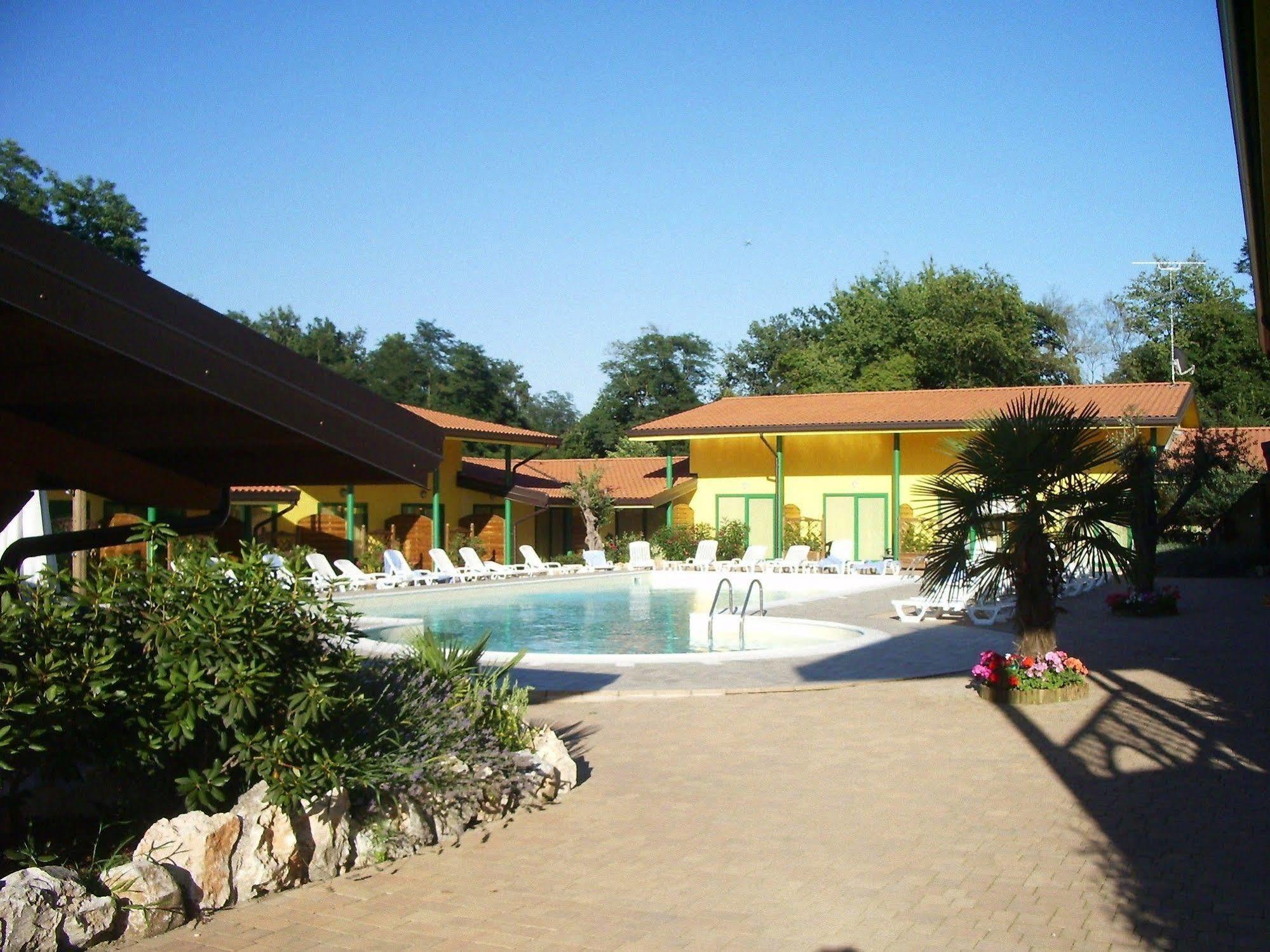 Hotel Ristorante La Perla Varallo Pombia Zewnętrze zdjęcie