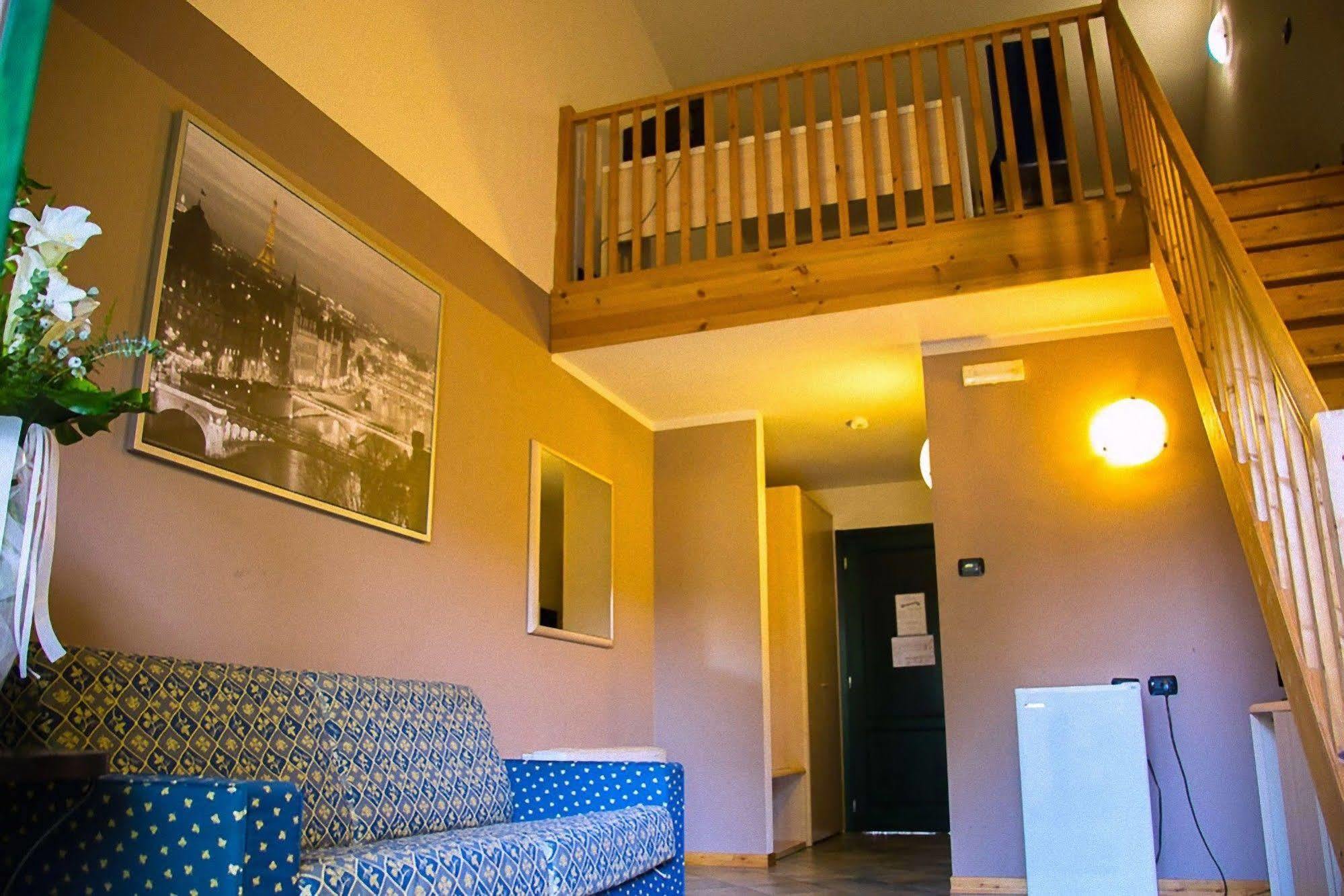 Hotel Ristorante La Perla Varallo Pombia Zewnętrze zdjęcie