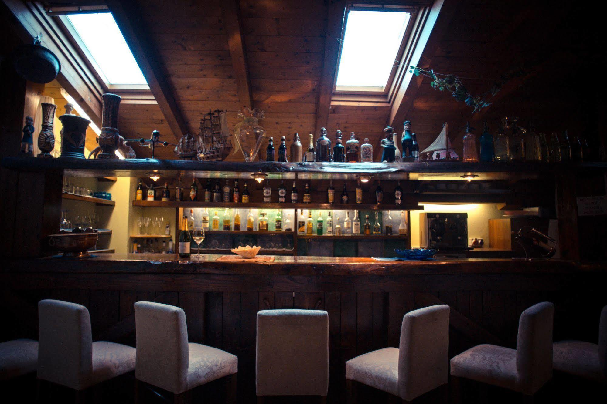 Hotel Ristorante La Perla Varallo Pombia Zewnętrze zdjęcie