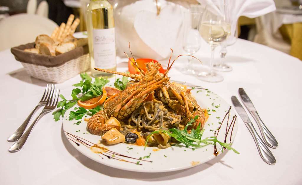 Hotel Ristorante La Perla Varallo Pombia Restauracja zdjęcie
