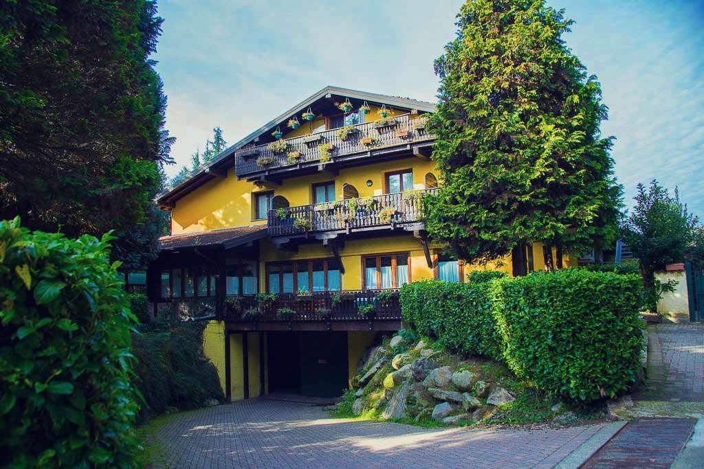 Hotel Ristorante La Perla Varallo Pombia Zewnętrze zdjęcie